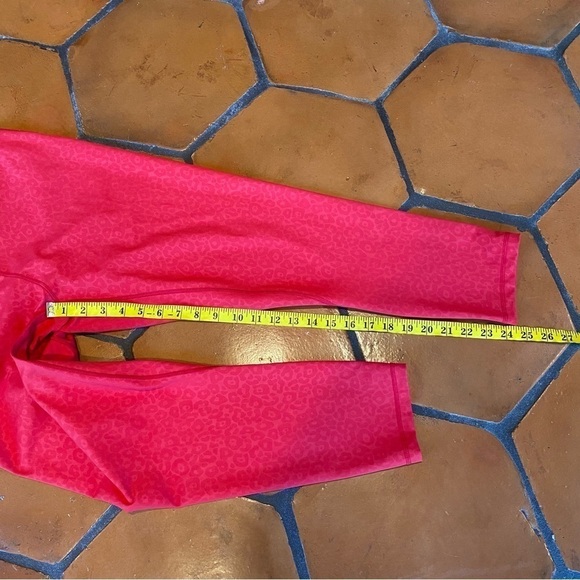 Zyia Leggings Light N Tight Cross Front Red Leopard Print Ruched Back Size 20 - Picture 6 of 6